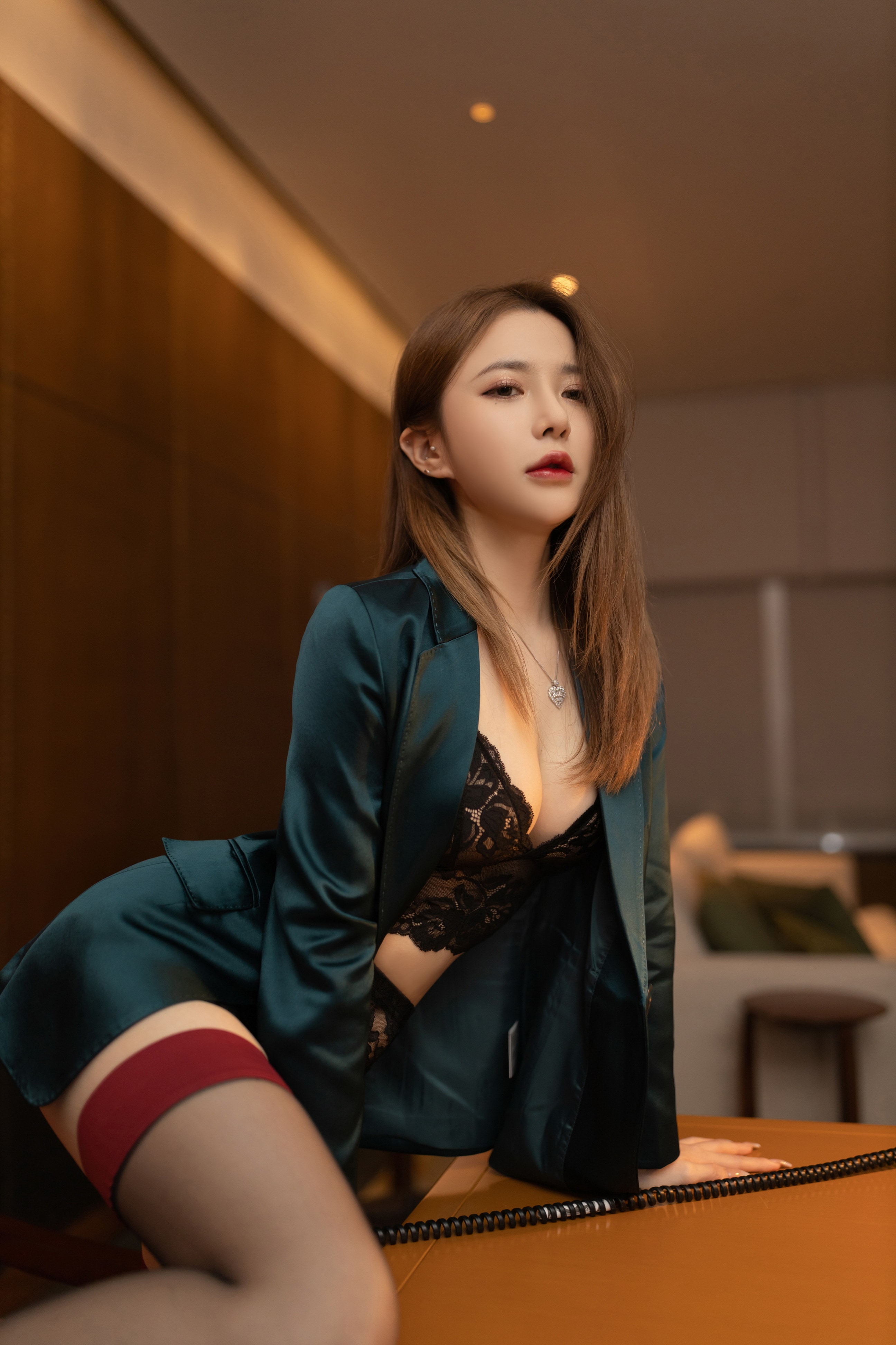 少妇按摩房勾引男按摩师